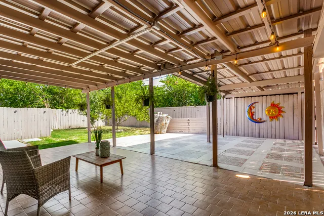 350 SPRINGWOOD LN San Antonio, TX 78216