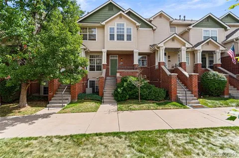 1433 S Emporia Court