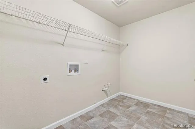 1433 S Emporia Court Aurora, CO 80247