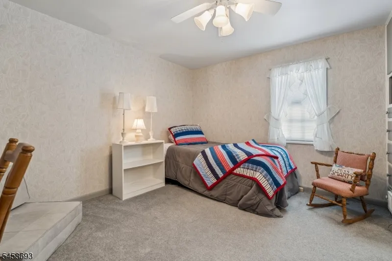 25 Swan Rd Livingston, NJ 07039