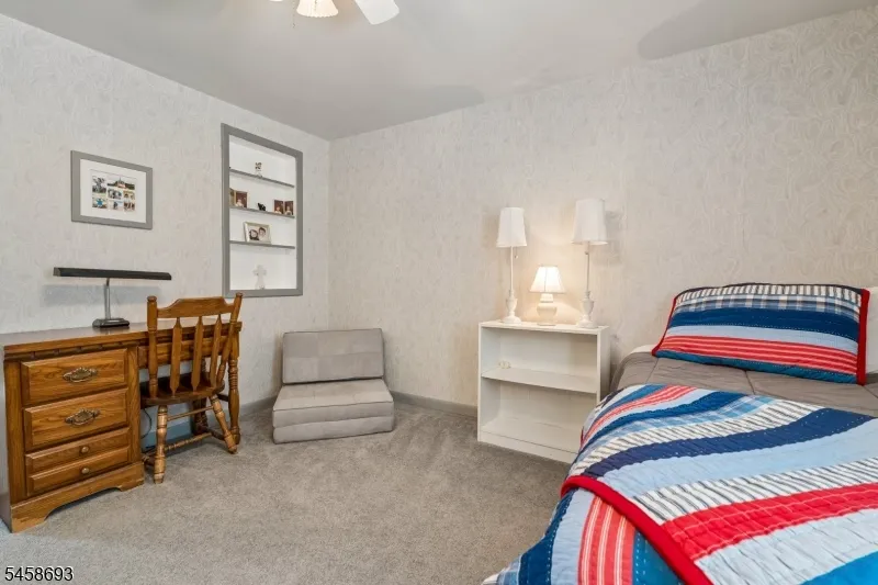 25 Swan Rd Livingston, NJ 07039