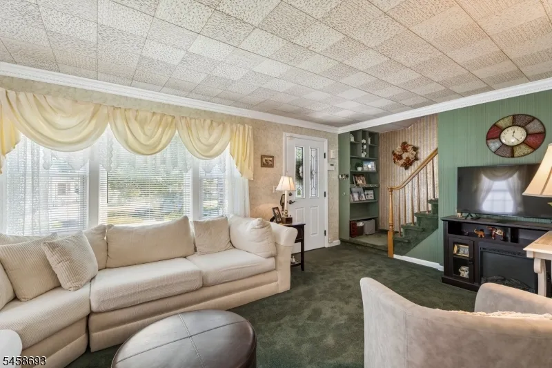 25 Swan Rd Livingston, NJ 07039