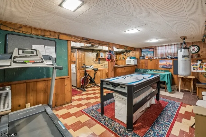 25 Swan Rd Livingston, NJ 07039