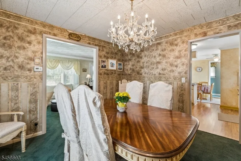 25 Swan Rd Livingston, NJ 07039