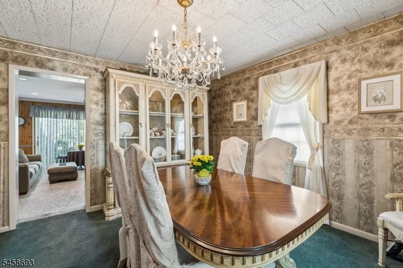 25 Swan Rd Livingston, NJ 07039