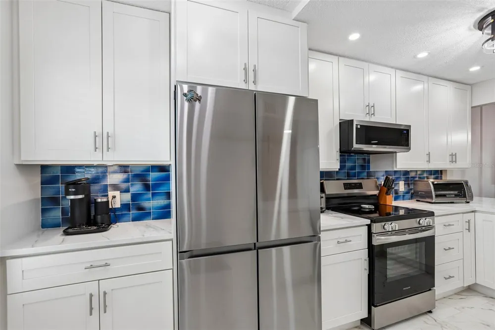1332 PASADENA AVENUE S #207 South Pasadena, FL 33707