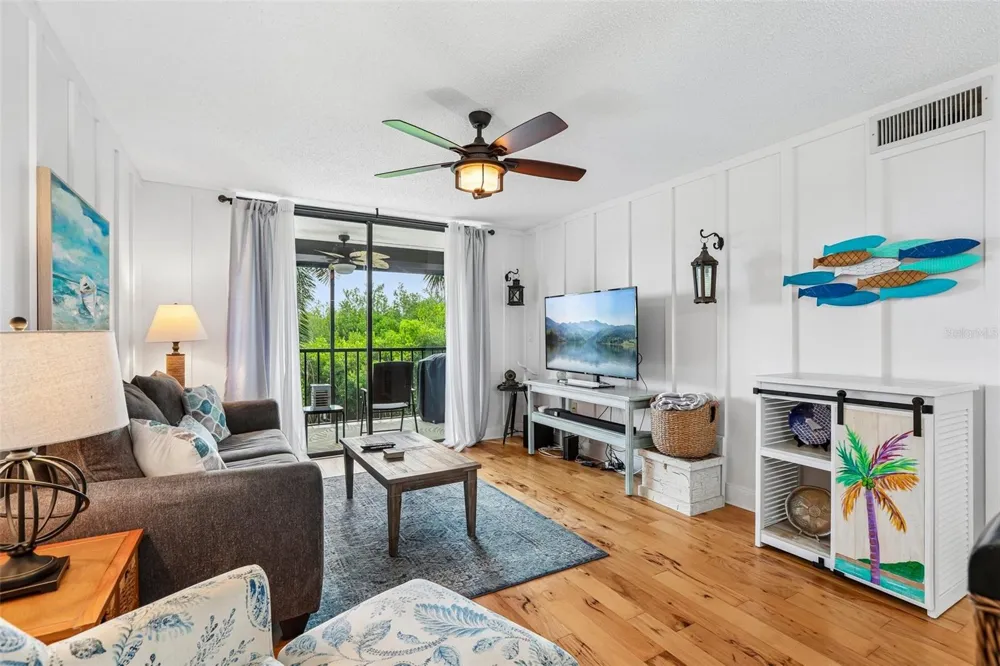 1332 PASADENA AVENUE S #207 South Pasadena, FL 33707