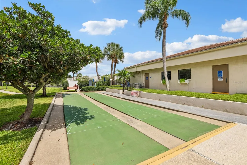 1332 PASADENA AVENUE S #207 South Pasadena, FL 33707