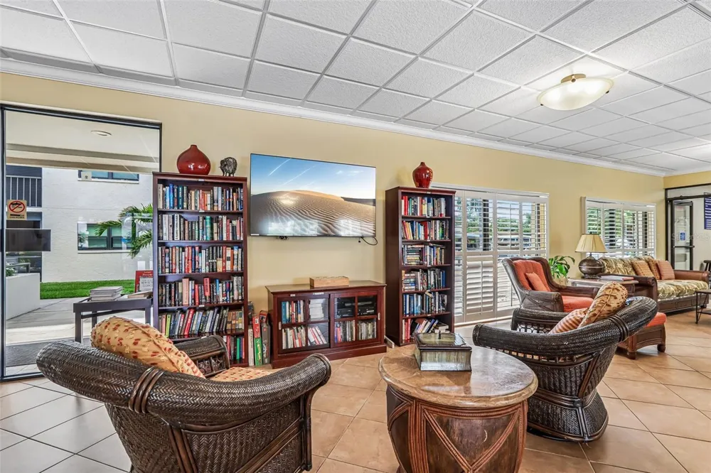 1332 PASADENA AVENUE S #207 South Pasadena, FL 33707