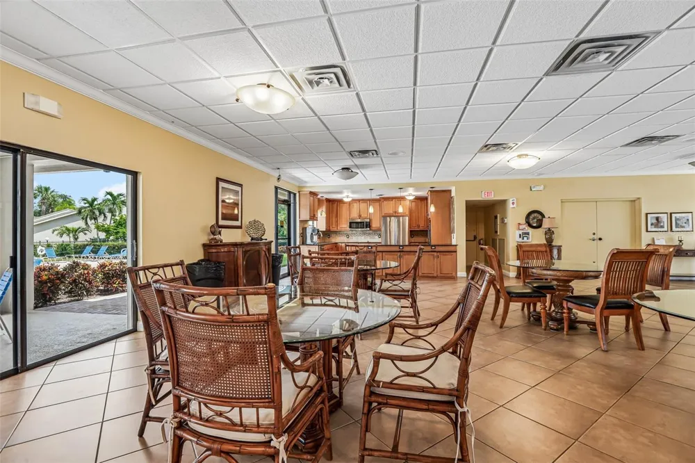 1332 PASADENA AVENUE S #207 South Pasadena, FL 33707