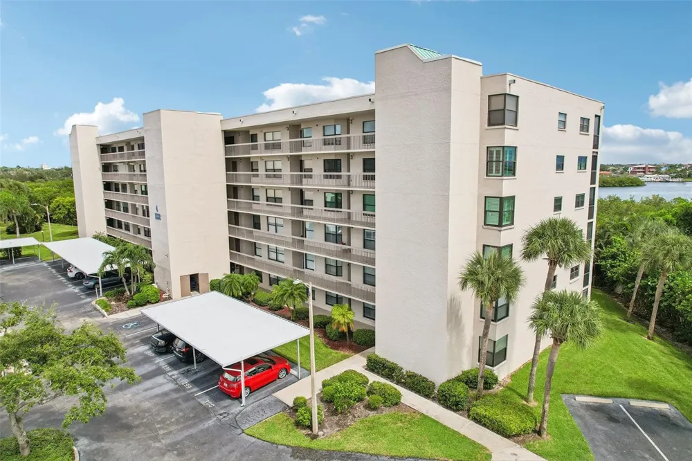 1332 PASADENA AVENUE S #207 South Pasadena, FL 33707