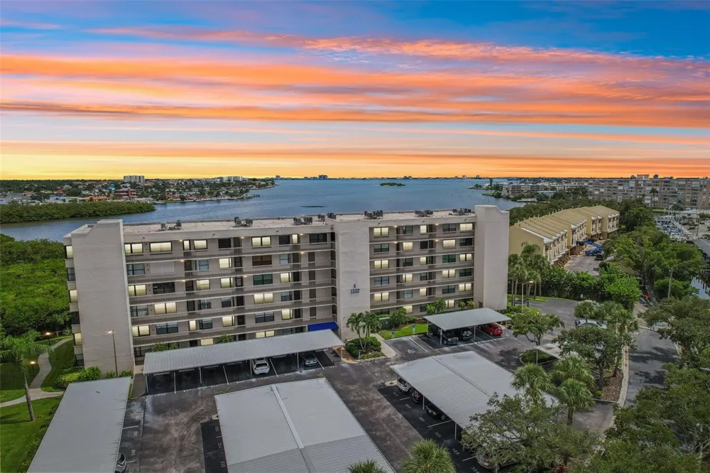 1332 PASADENA AVENUE S #207 South Pasadena, FL 33707