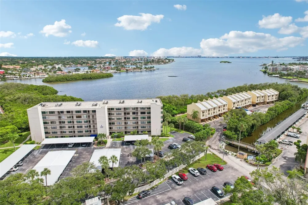 1332 PASADENA AVENUE S #207 South Pasadena, FL 33707
