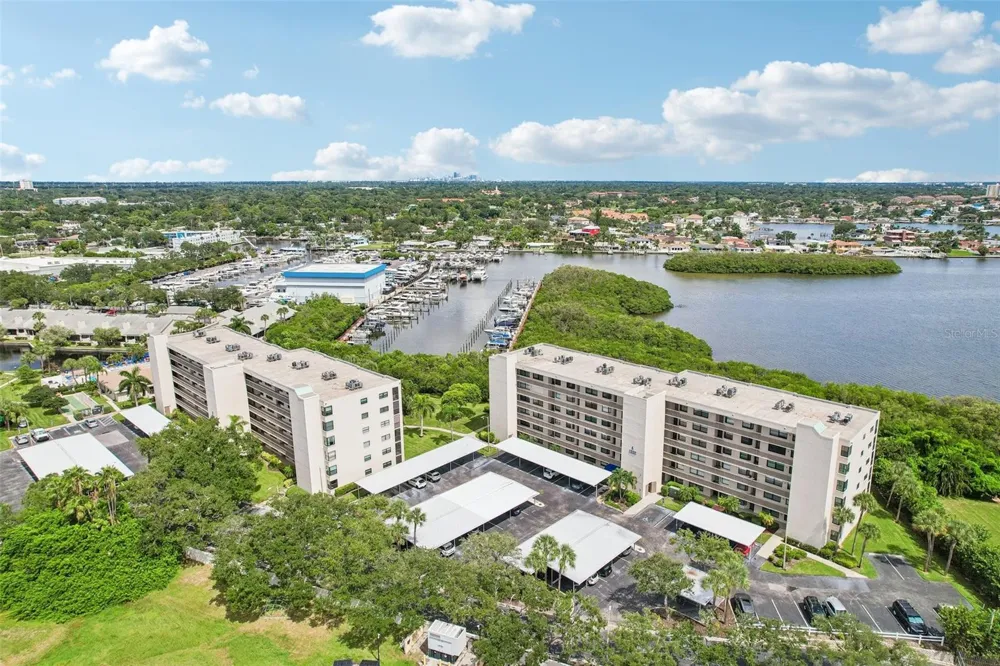 1332 PASADENA AVENUE S #207 South Pasadena, FL 33707