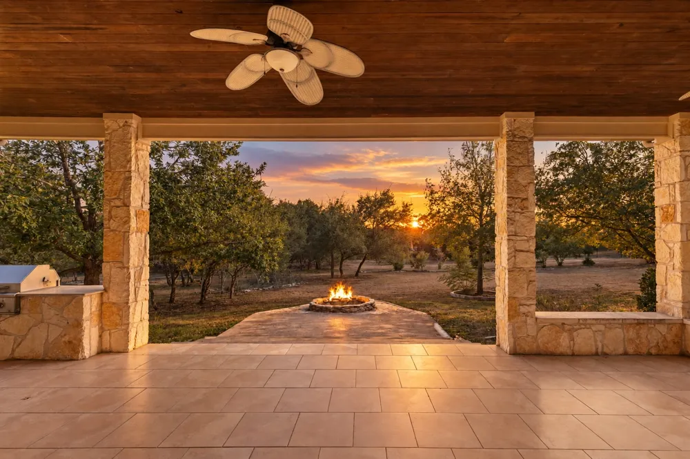 275 Lonely Pine Cove Driftwood, TX 78619