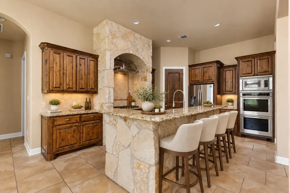 275 Lonely Pine Cove Driftwood, TX 78619