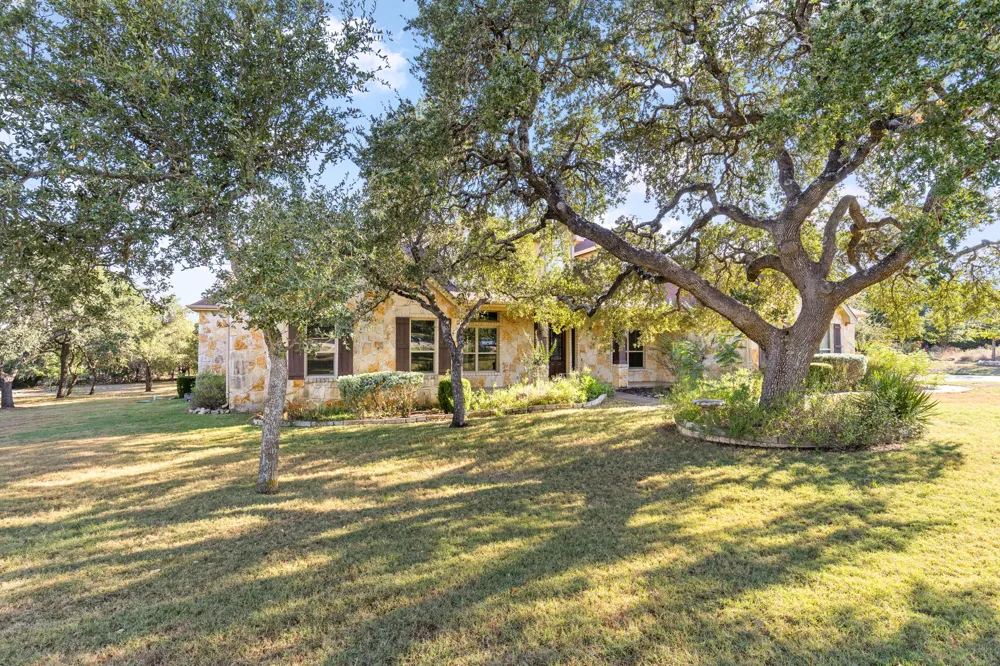 275 Lonely Pine Cove Driftwood, TX 78619