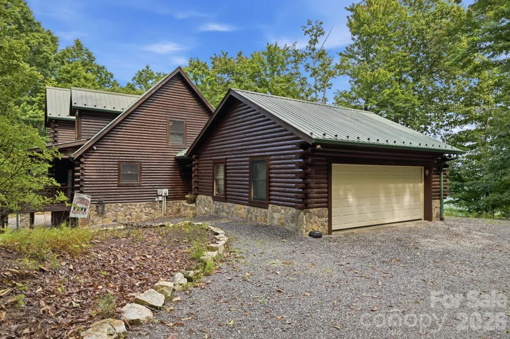 2235 Buck Mountain Road Purlear, NC 28665