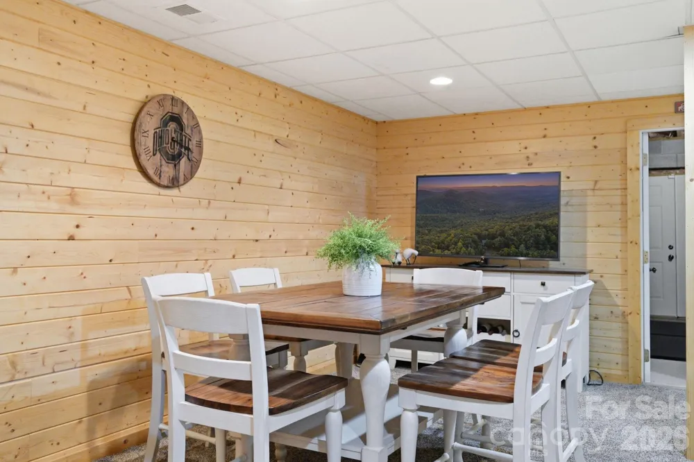 2235 Buck Mountain Road Purlear, NC 28665