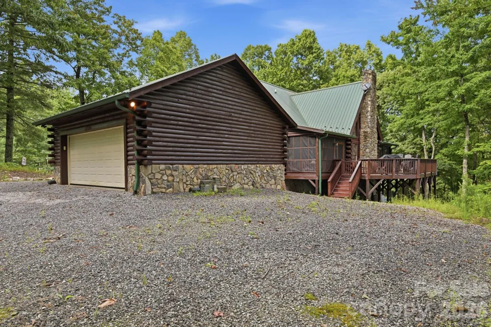 2235 Buck Mountain Road Purlear, NC 28665