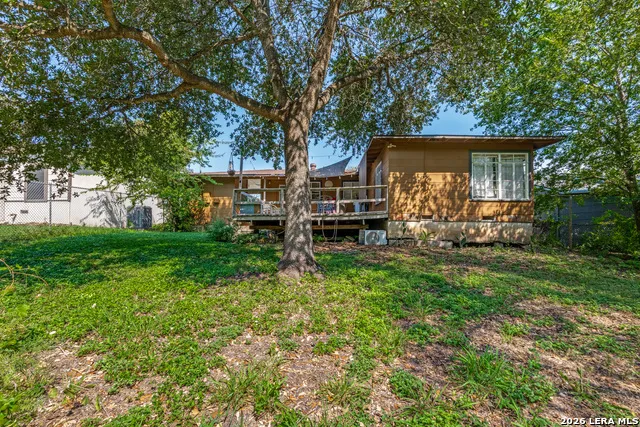 526 Sumner Dr San Antonio, TX 78209