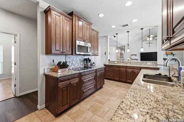 14838 St Hedwig St Hedwig, TX 78152