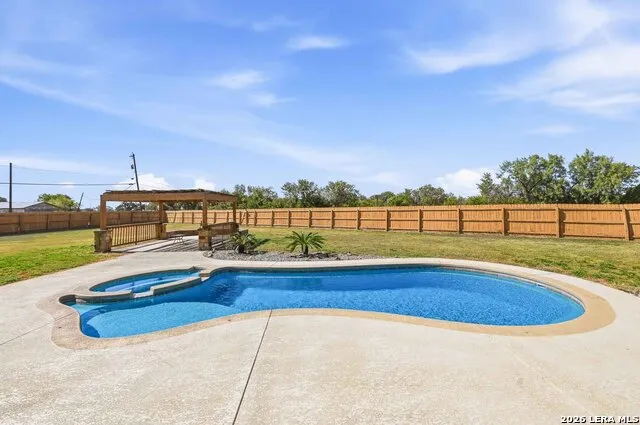 14838 St Hedwig St Hedwig, TX 78152