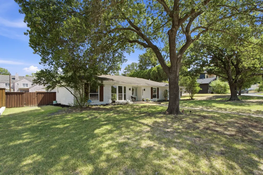 2202 Custer Parkway Richardson, TX 75080