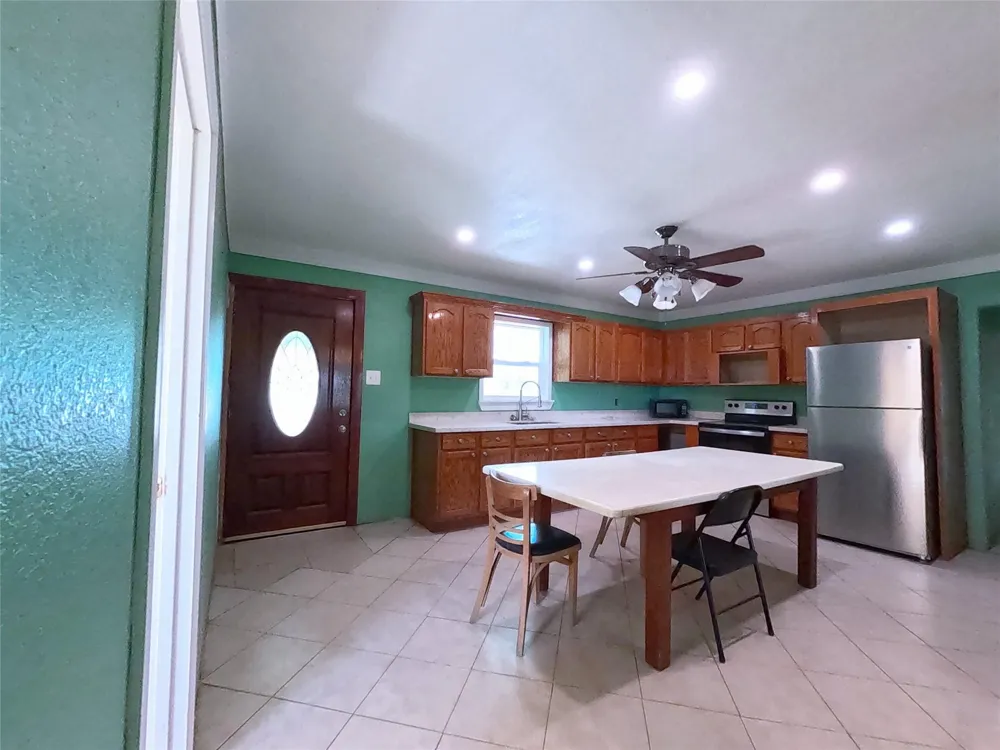 138 Blanchard Loop Danbury, TX 77534