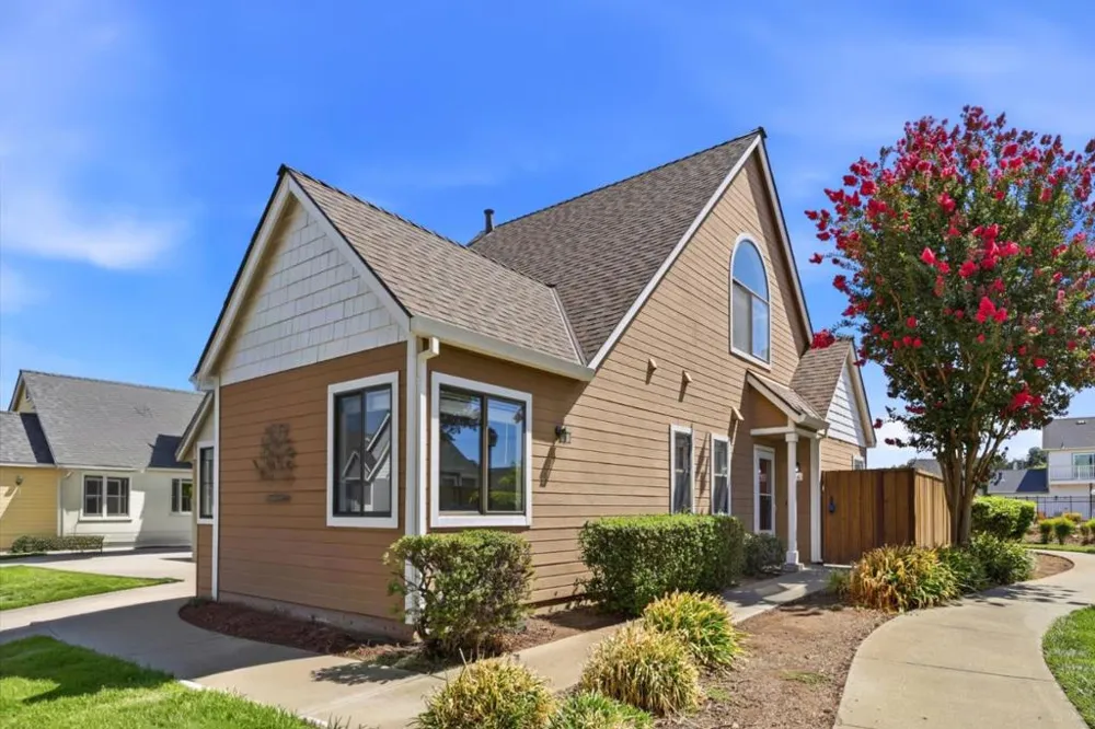 744 Anne Lane Morgan Hill, CA 95037