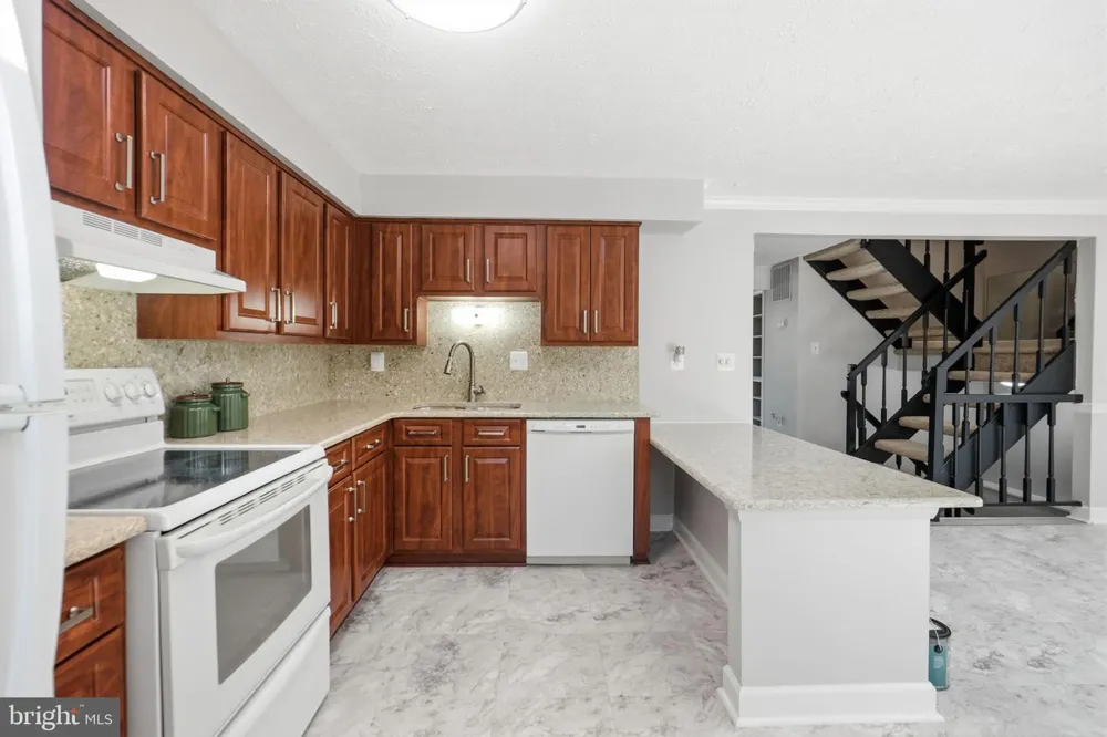 142 FAIRFIELD DRIVE Frederick, MD 21702