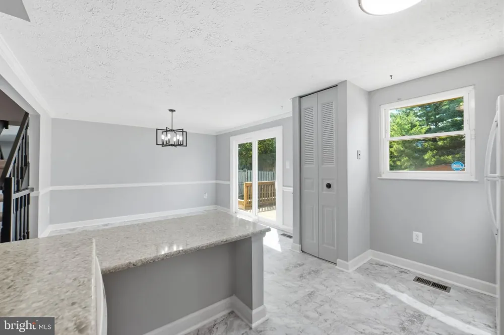 142 FAIRFIELD DRIVE Frederick, MD 21702