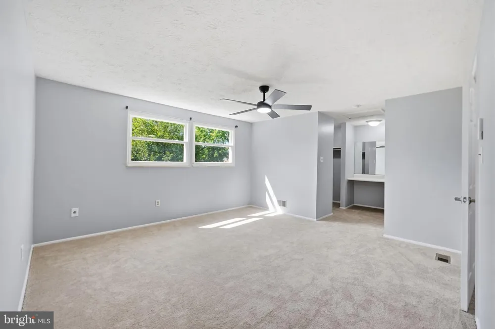 142 FAIRFIELD DRIVE Frederick, MD 21702