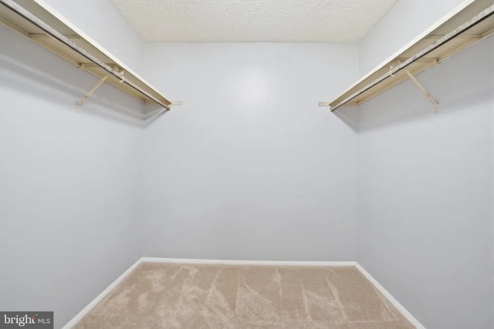 142 FAIRFIELD DRIVE Frederick, MD 21702