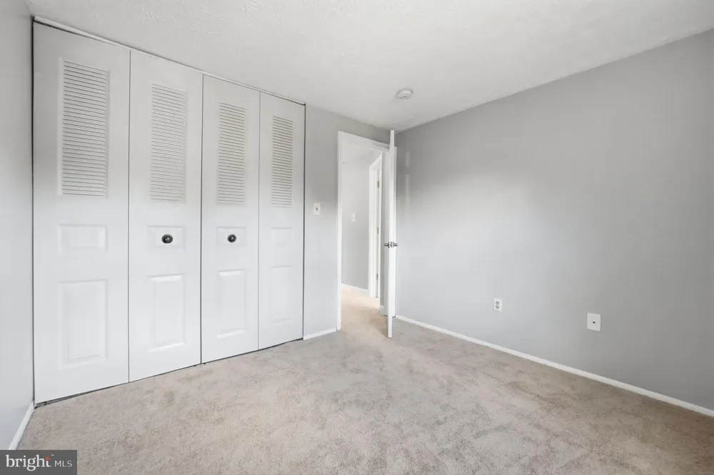142 FAIRFIELD DRIVE Frederick, MD 21702