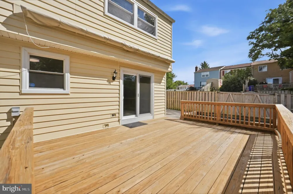 142 FAIRFIELD DRIVE Frederick, MD 21702