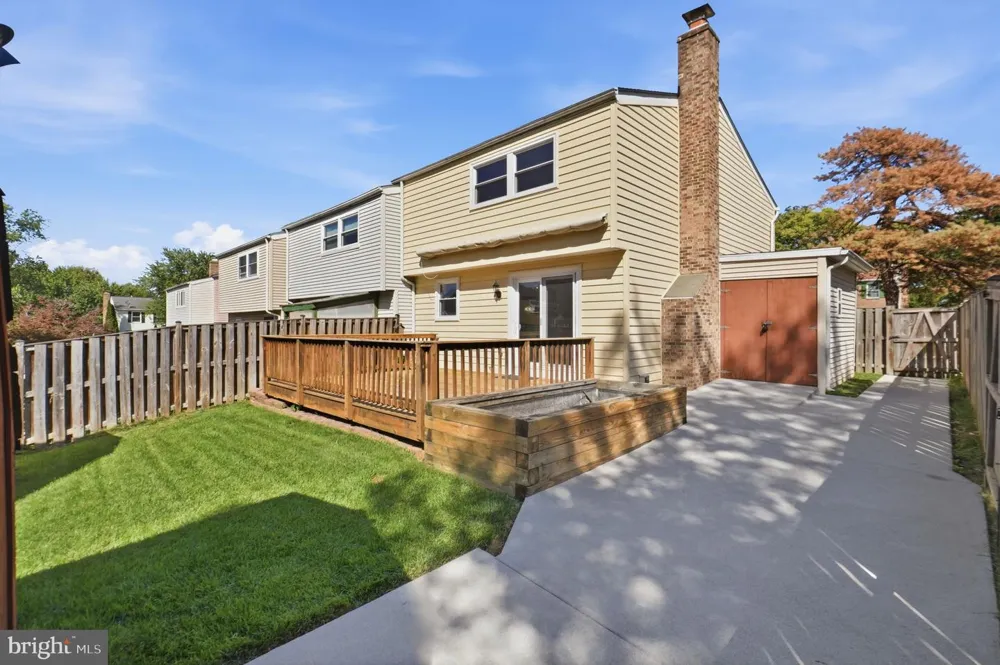 142 FAIRFIELD DRIVE Frederick, MD 21702