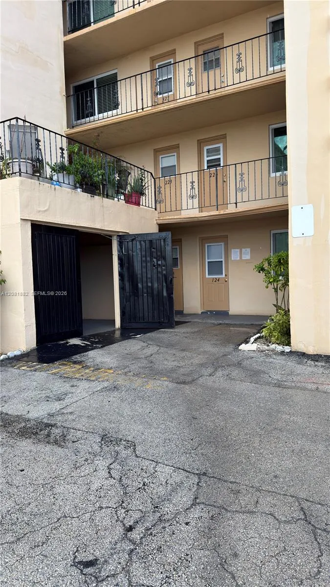 2145 Pierce St #223 Hollywood, FL 33020