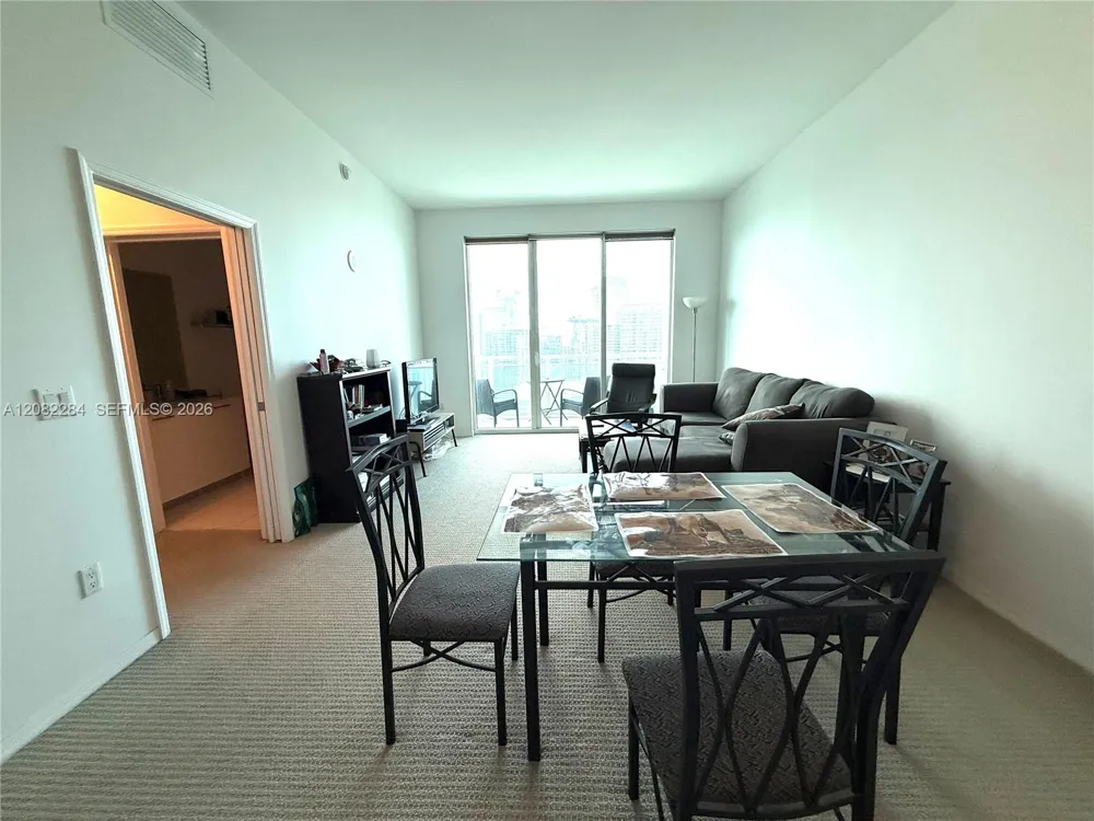 950 Brickell Bay Dr #5202 Miami, FL 33131