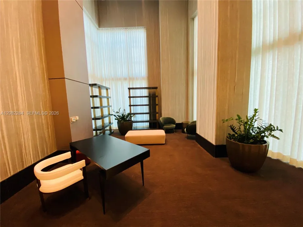 950 Brickell Bay Dr #5202 Miami, FL 33131