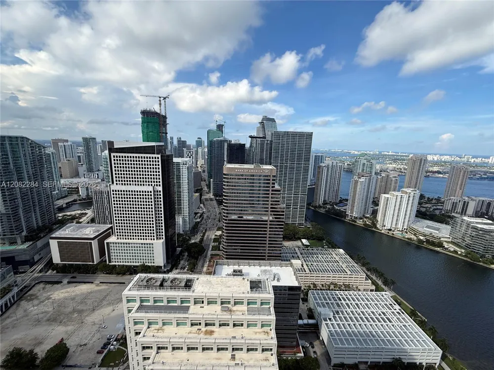 950 Brickell Bay Dr #5202 Miami, FL 33131