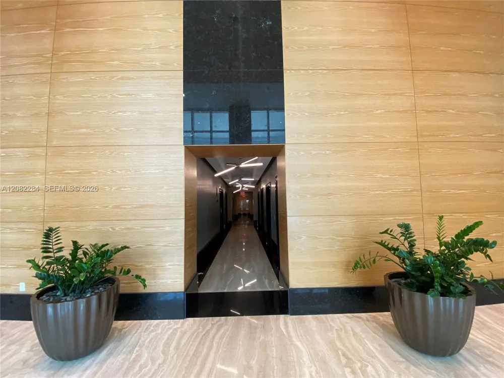 950 Brickell Bay Dr #5202 Miami, FL 33131