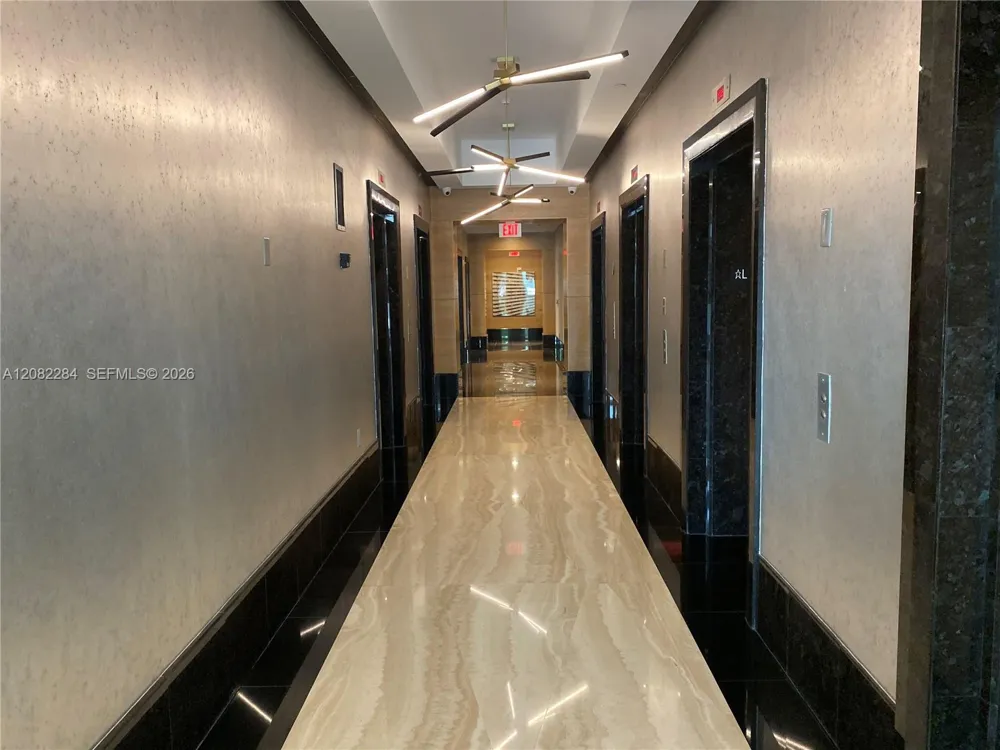 950 Brickell Bay Dr #5202 Miami, FL 33131