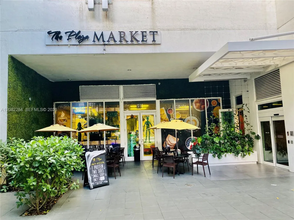 950 Brickell Bay Dr #5202 Miami, FL 33131