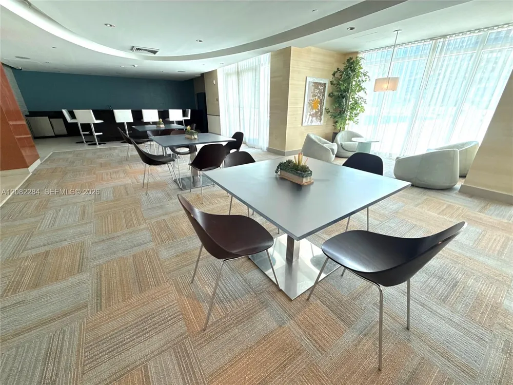 950 Brickell Bay Dr #5202 Miami, FL 33131
