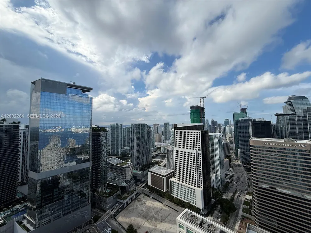 950 Brickell Bay Dr #5202 Miami, FL 33131