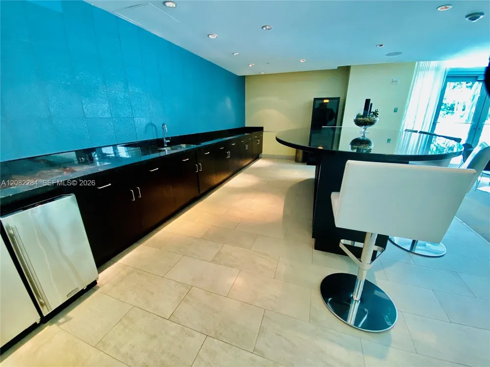 950 Brickell Bay Dr #5202 Miami, FL 33131