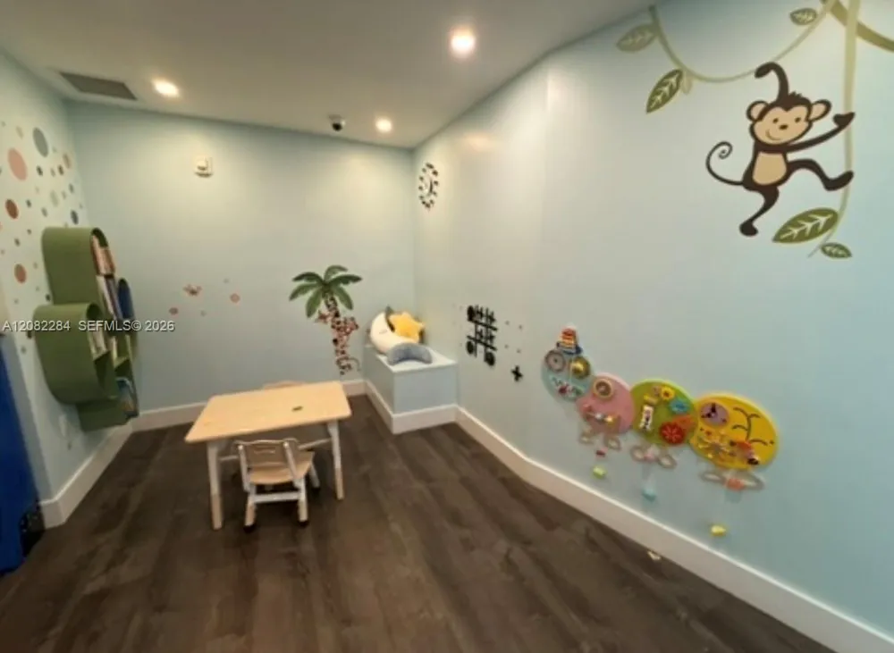 950 Brickell Bay Dr #5202 Miami, FL 33131