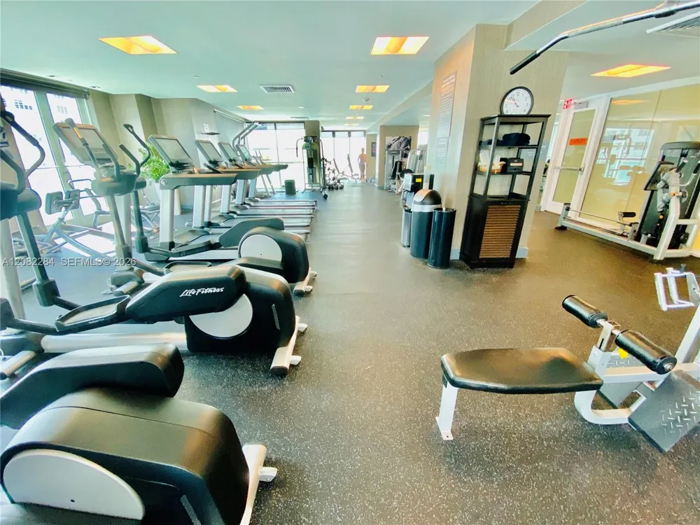 950 Brickell Bay Dr #5202 Miami, FL 33131