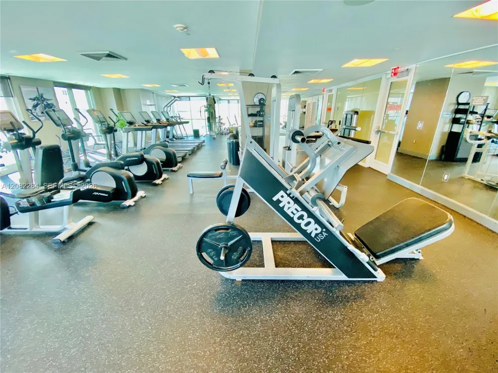 950 Brickell Bay Dr #5202 Miami, FL 33131